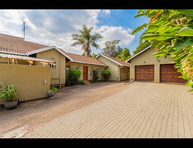 3 BEDROOM HOUSE FOR SALE IN DOUGLASDALE